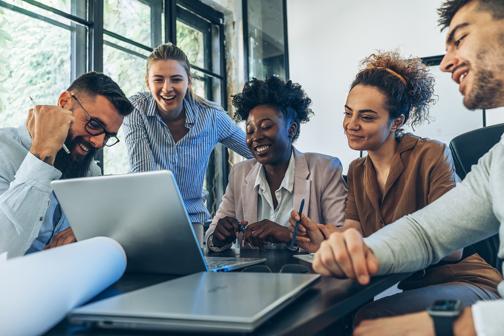 team-diverse-office
